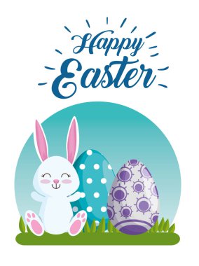 Paskalya etkinliği için yumurta dekorasyonu ile mutlu tavşan