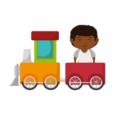 Tren oyuncak olan küçük çocuk