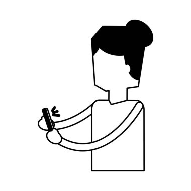 Taşınabilir sosyal medya kullanan kadın