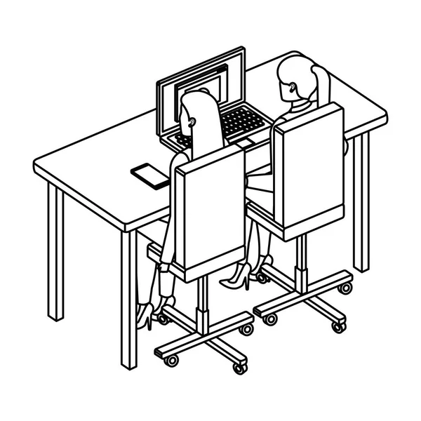 Casal mulheres de negócios na mesa e laptop — Vetor de Stock