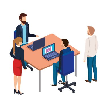 iş adamları ile laptop desk içindeki