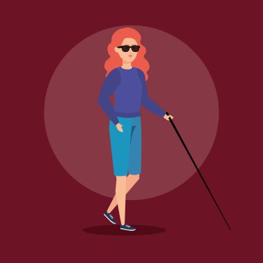 kadın kör sopa ve güneş gözlüğü ile devre dışı