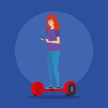 elektrikli scooter sürme smartphone kadınla