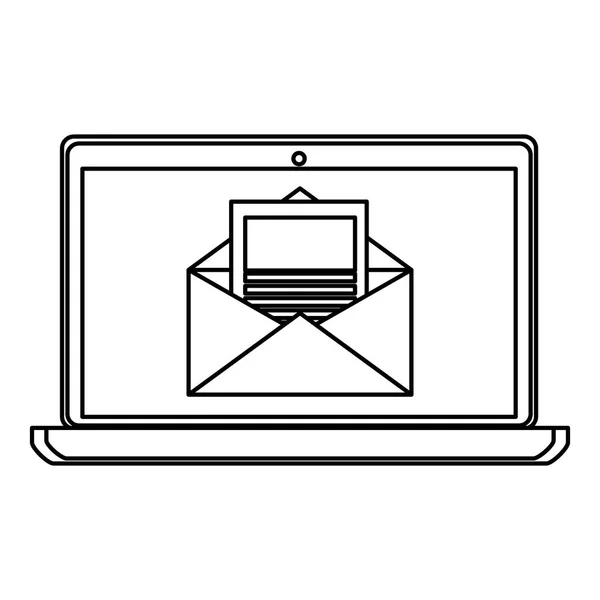 Laptop met envelop e-mail — Stockvector