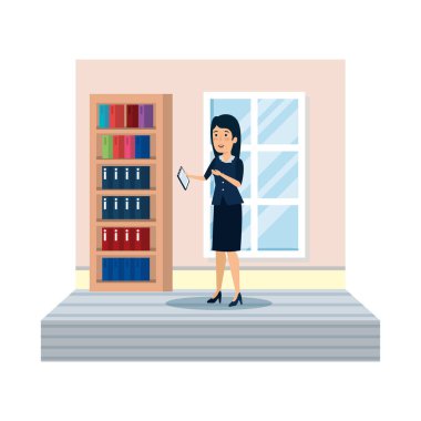 İşyerinde şık iş kadını