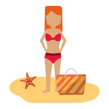 Bikini giymiş, kumsal tatili yapan bir kadın.