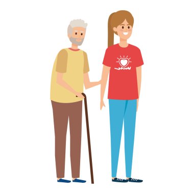 Genç bir kadın dedesine yardım ediyor.