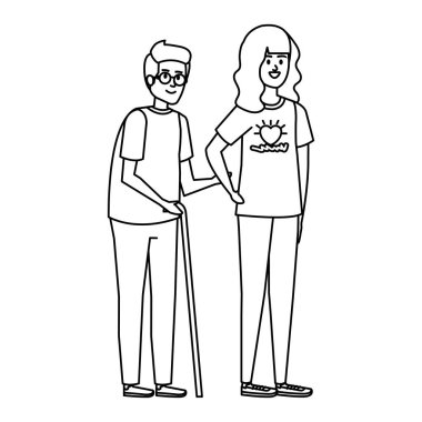 Genç bir kadın dedesine yardım ediyor.