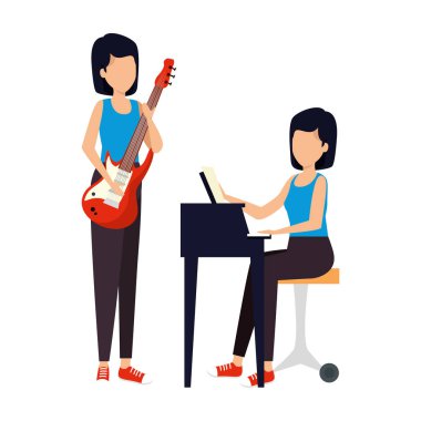 Piyano ve gitar çalan kadınlar