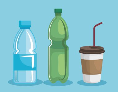 mavi arka plan üzerinde plastik bardak ve şişe seti