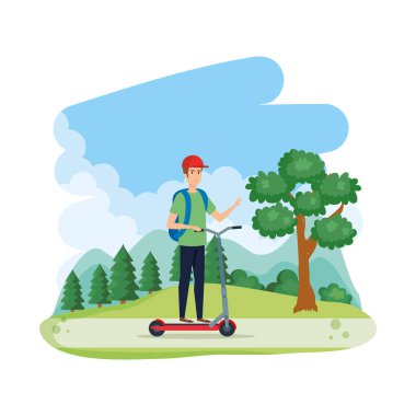 Manzarada katlanan motosikletli genç adam.