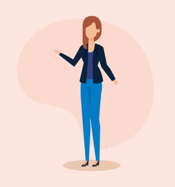 bluz ve pantolon giysileri giyen profesyonel iş kadını