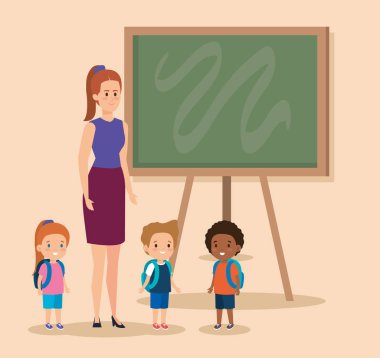 çocuk ve kara tahta ile profesyonel kadın öğretmen