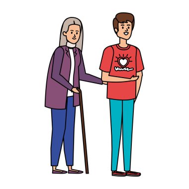 Genç adam büyükannesine yardım etmeye gönüllü.