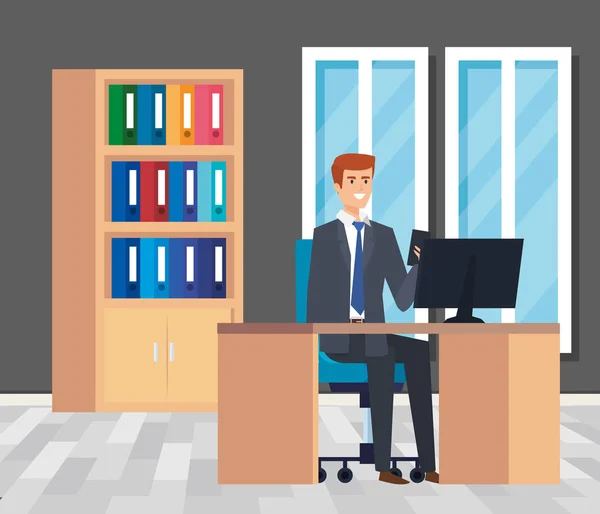 Executive affärsman med bokhylla och dator i skrivbordet — Stock vektor