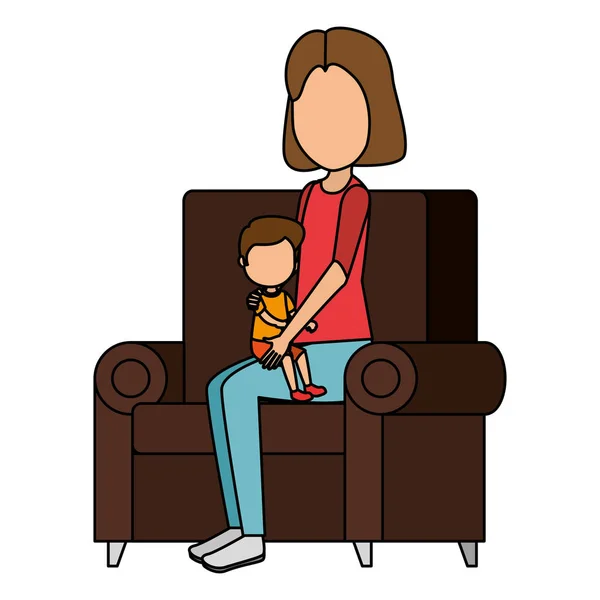 Madre con niño en el sofá personajes — Vector de stock