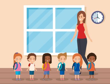 çocuklar ile sınıfta profesyonel kadın öğretmen