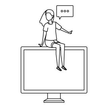 Masaüstünde oturan kadın konuşma baloncuğuyla