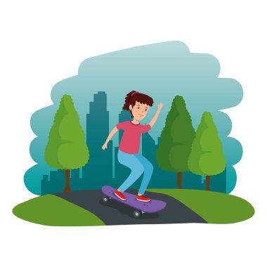 yolda kaykay mutlu genç kız