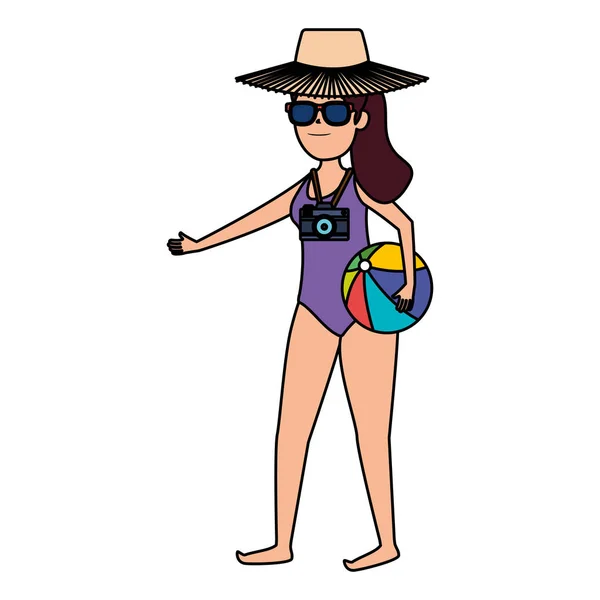 Молодая женщина в соломенной шляпе и на пляже — стоковый вектор