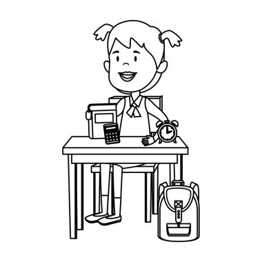 okul masasında oturan malzemeleri ile mutlu öğrenci kız