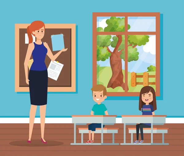 Жінка вчителька в класі з дітьми і столами — стоковий вектор