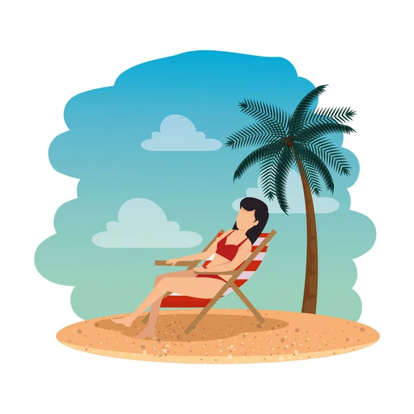 Gyönyörű nő fürdőruhában ül a strandon szék a tengerparton — Stock Vector