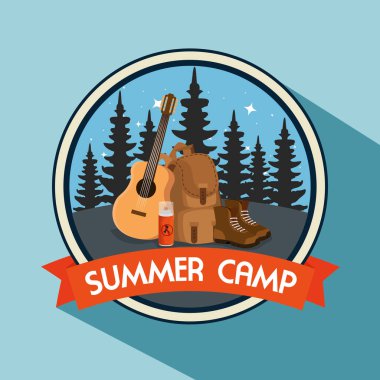 sırt çantası ve botile çam ağaçları etiket