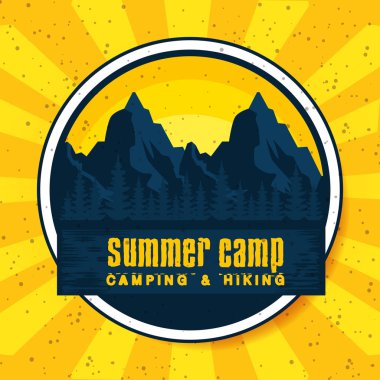 çam ağaçları ve kurdele ile dağların etiket