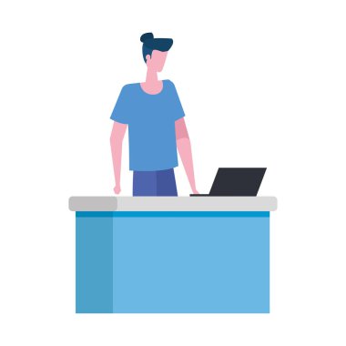 adam bilgisayar ile masada çalışan