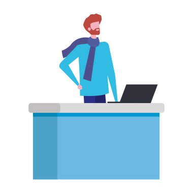 adam bilgisayar ile masada çalışan