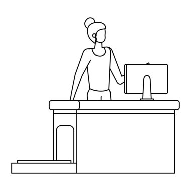 bilgisayar ile havaalanında çalışan kadın