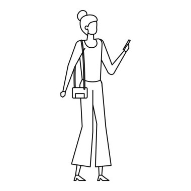 Akıllı telefon kullanan güzel bir genç kadın.