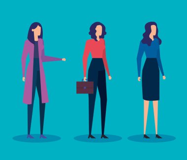 bavul ve zarif giysiler ile yönetici iş kadınları