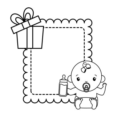 şişe ve hediye bebek duş ile bebek bezi sevimli kız