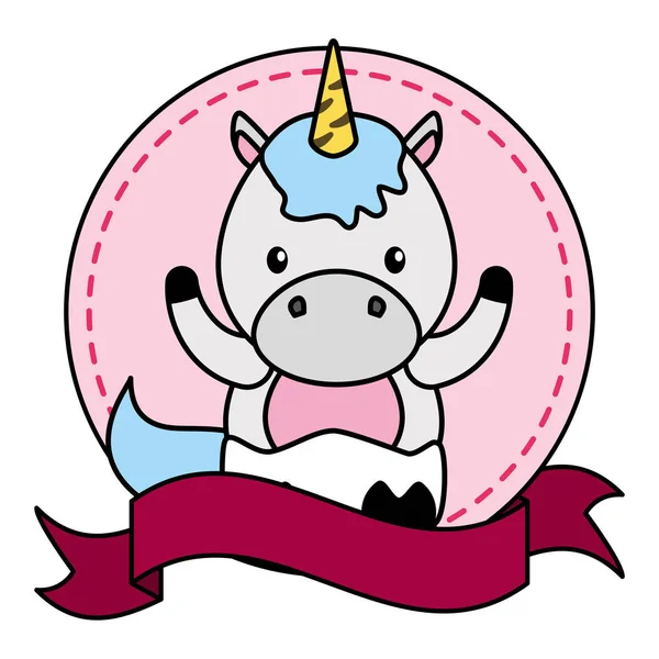 Unicorn kecil lucu dalam bingkai dengan pita - Stok Vektor