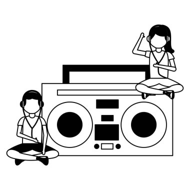 Müzik dinleyen insanlar