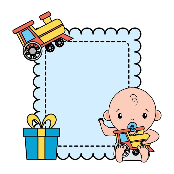 Lindo niño pequeño con tren y regalo — Vector de stock