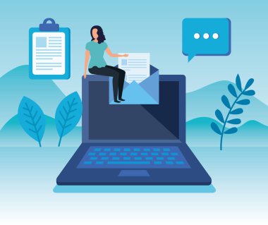 Laptop teknolojisi ve evrak mektubu ile kadın