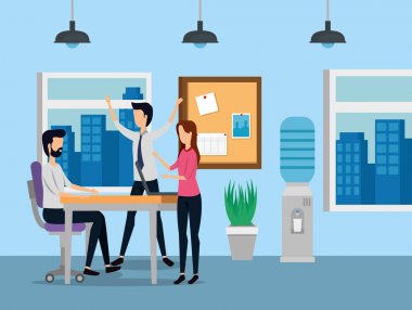 defterine ve Desk ile iş adamları ve iş kadını takım çalışması