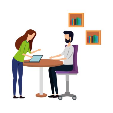 Ofiste zarif bir çift işçi var.