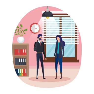 ofiste akıllı telefon kullanarak iş çift