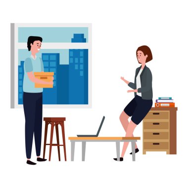 dizüstü bilgisayar ile ofis işyeri sahnesinde çift