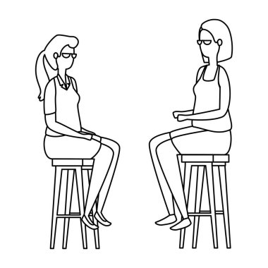 zarif iş kadınları banklarda oturmuş