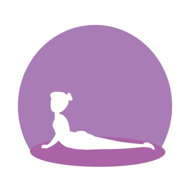 pilates pozisyonu uygulayan kadının silueti