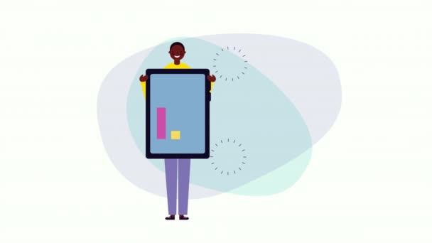 Afro empresário trabalhador com smartphone e fatura aplicativo de comércio eletrônico — Vídeo de Stock