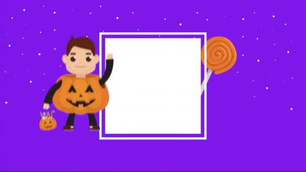 Halloween kluk s dýní převlečený a bonbóny — Stock video