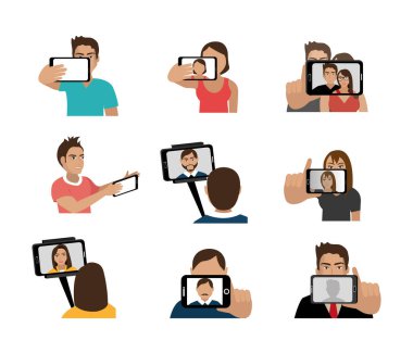 Selfie çeken bir sürü insan.