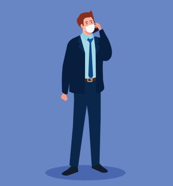 İş adamı, akıllı telefon, sosyal medya koronavirüs konsepti kullanarak Cavid 19 'a karşı tıbbi maske takıyor.