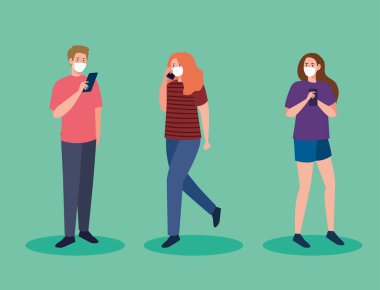 Gruptakiler covid 19 'a karşı tıbbi maske takıyor. Akıllı telefon, sosyal medya koronavirüs konsepti kullanıyorlar.